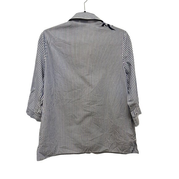 🍒 2/$20 Navy Blue & White Striped Button-Down Blouse, Embroidered Flowers sz M - Picture 7 of 8